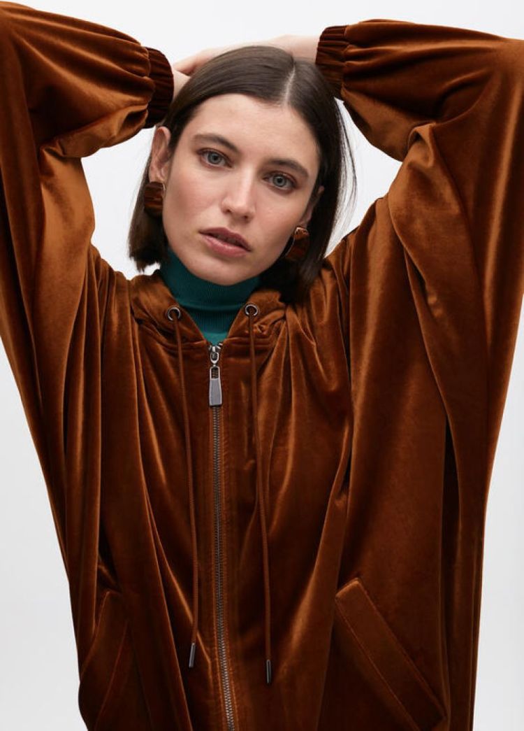  MARRON