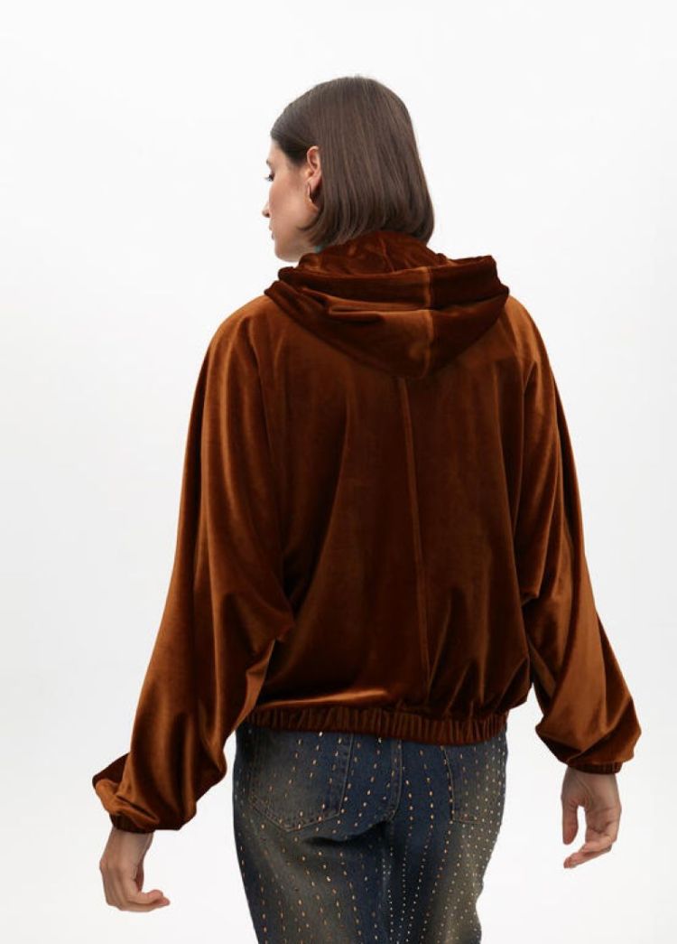  MARRON