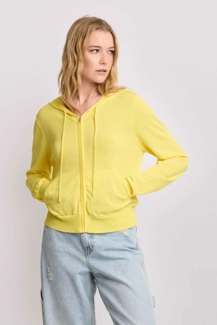 JAUNE